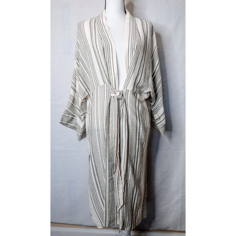 NWOT Universal Thread Kimono XL/XXL